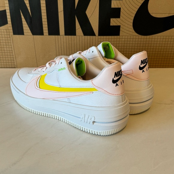 Final Sale!!! 🌺 NIKE 🌺 Nike Air Force 1 PLT.AF.ORM 👟 - Picture 5 of 14